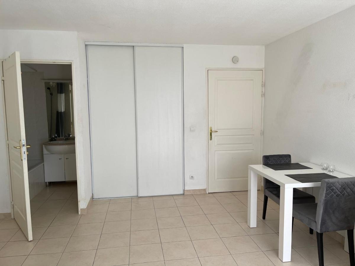 Superbe studio de 31m en rez de jardin Saint-Laurent-du-Var Exterior foto
