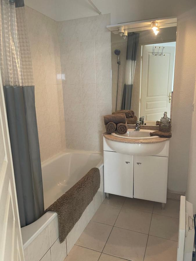 Superbe studio de 31m en rez de jardin Saint-Laurent-du-Var Exterior foto